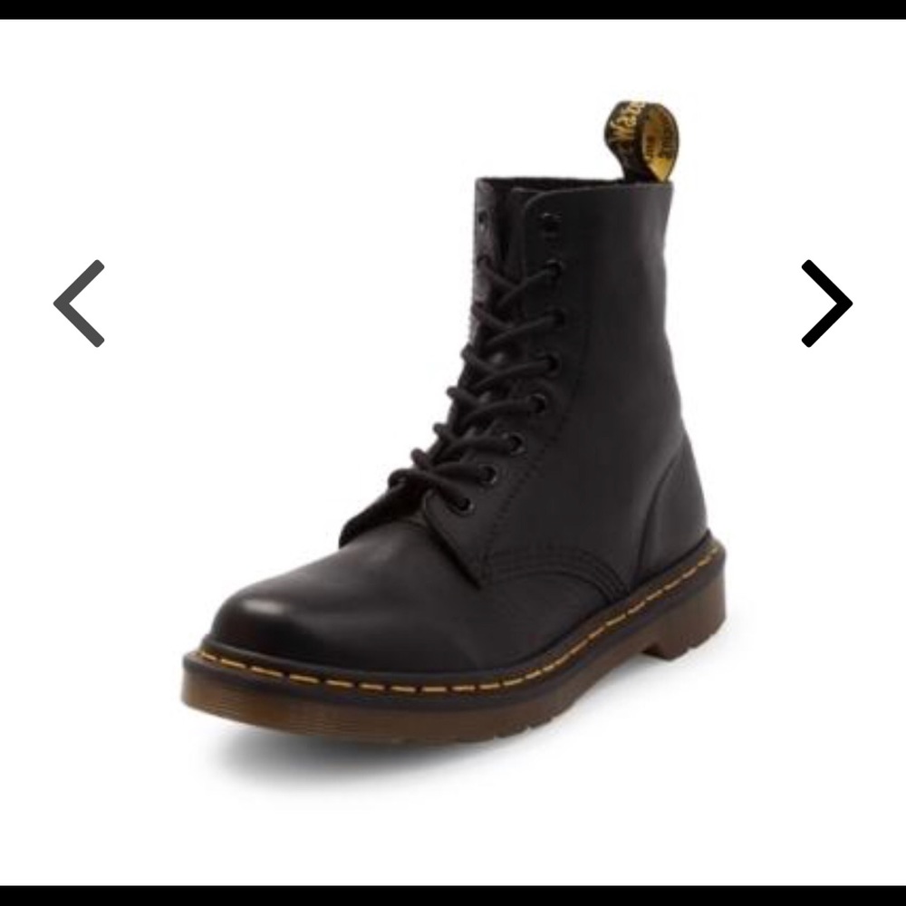 Black leather Dr.Martens